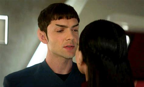 exclusive ethan peck on exploring spock s sexual world in star trek strange new worlds