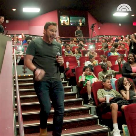 Chris Pratt Surprises Theater Full Of Kids But Green Shirt Kid Is Not