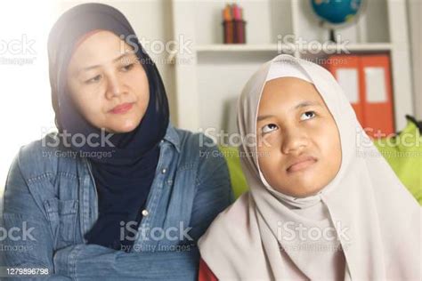 Muslim Mother Having Bad Time With Her Daugther Mom Reprimands Her