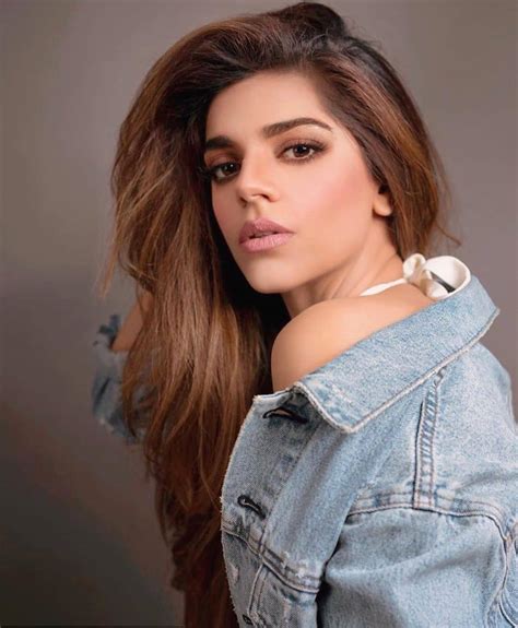 30 Amazing And Bold Pictures Of Sanam Saeed Reviewitpk