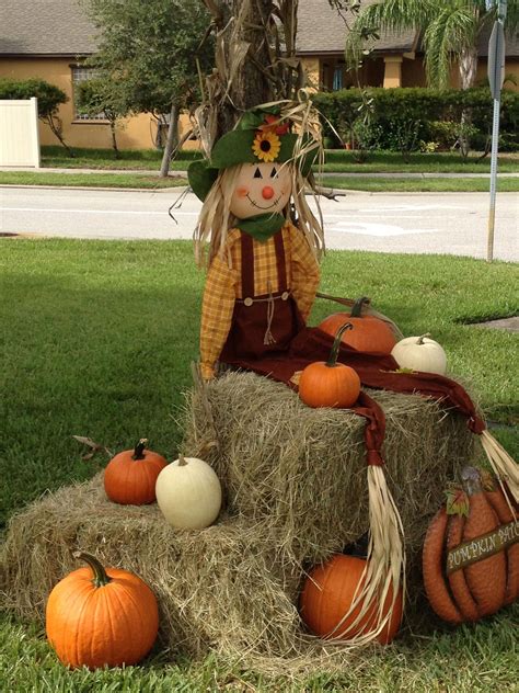 20 Hay Decorations For Fall Decoomo