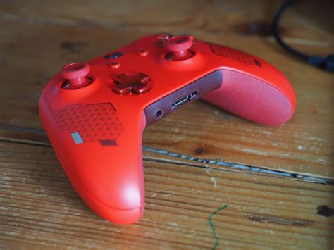 Xbox One Sport Red Wireless Controller Is Super Stylish And Quite Sexy