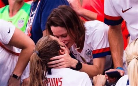 Us Football Player Kelley O Hara Kisses Girlfriend After World Cup Victory Meaws Gay Site
