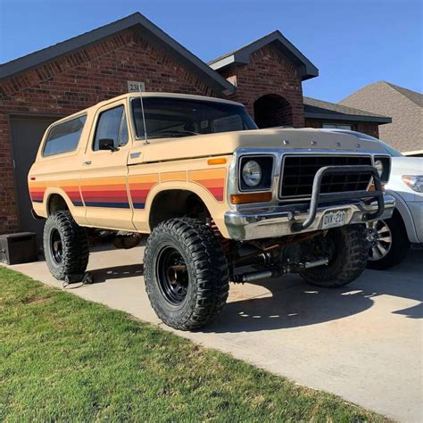 Restored And Lifted Full Size Ford Bronco On 35 Inch Tires