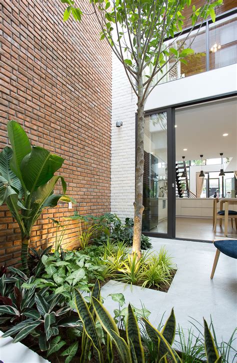 Minimalist House By 85 Design Wowow Home Magazine Courtyard Design
