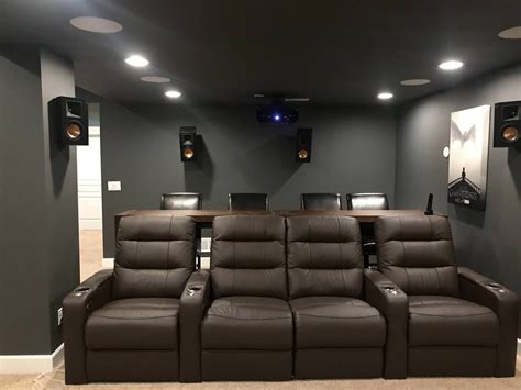 You can create your entertainment room for gathering with the family. Basement home theater in 2020 | Home theater room design ...