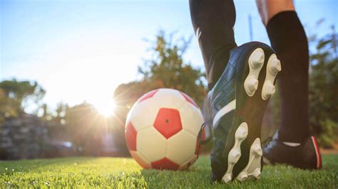 5 Tips On How To Improve Your Weak Foot In Soccer