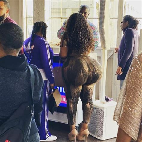 Lady Whose Massive Backside Caused Commotion At Airport Has Been Identified Photos Informatnews