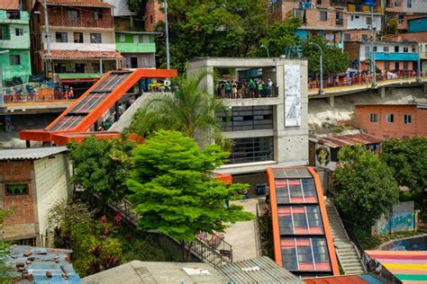 Free Tour Por La Comuna 13 De Medellín Reserva En