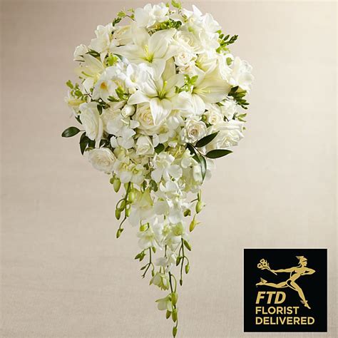 The Ftd® White Wonders Bouquet Wedding Flower Guide Wedding Flowers