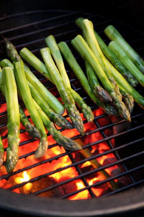 This Is the Best (and Easiest!) Way to Grill Asparagus | Grilled