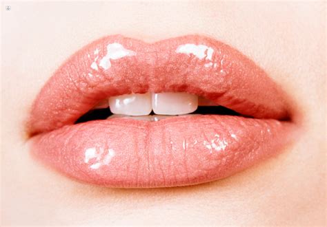 todo lo que debe saber sobre el tratamiento de labios hidratados top doctors