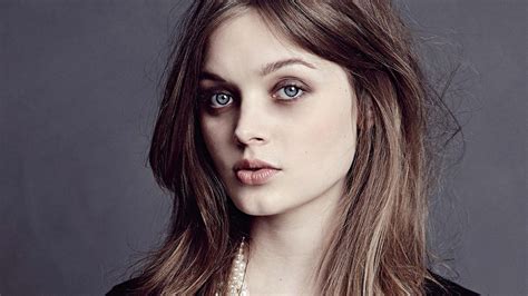 Bella is related to the italian, spanish, greek, portuguese and latin words for beautiful, to the name belle, meaning beautiful in french. Bella Heathcote Wallpapers Images Photos Pictures Backgrounds
