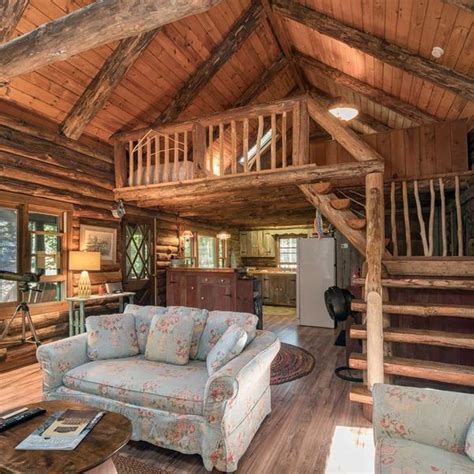 Inside Pauline Pitts Rustic Aspen Getaway In 2020 Tiny House Cabin