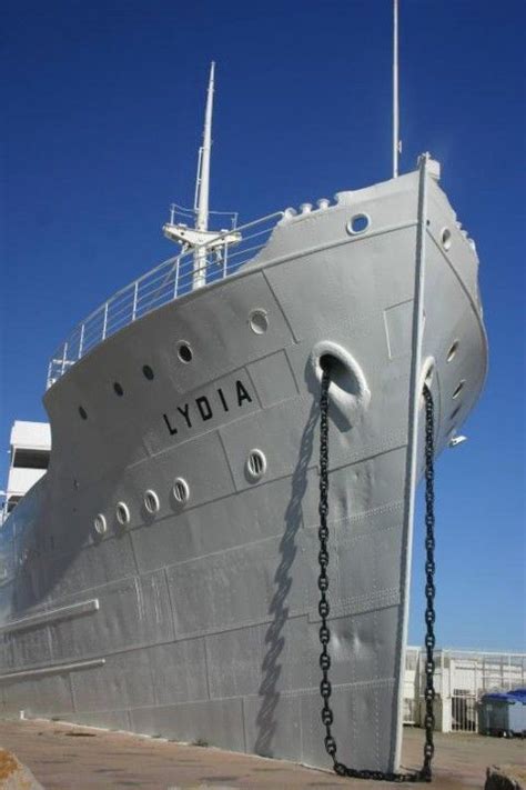 Le lydia est un paquebot mixte construit en 1931 au danemark et initialement baptisé moonta. LYDIA
