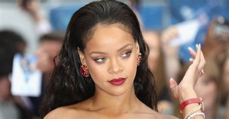 Rihanna Is Officially A Billionaire According To Forbes Glamour Uk