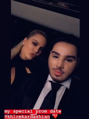 Khloe Kardashian Rela Datang Ke Pesta Prom Jadi Teman Kencan Pria Ini