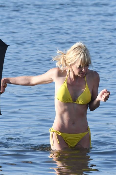 anna faris fappening nude and sexy 48 photos the fappening