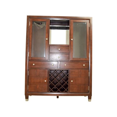 Floor standing cherry lighted curio cabinet. 90% OFF - Broyhill Furniture Broyhill Curio China Cabinet ...