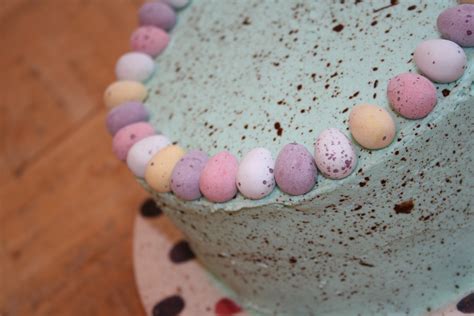 Dann Good Cake Speckled Easter Egg Cake