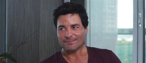 Conozca a chayanne (será elegible para ganar, conocer y saludar a chayanne en un programa al que asistirá cada año que está de gira). Chayanne entre la balada y lo urbano