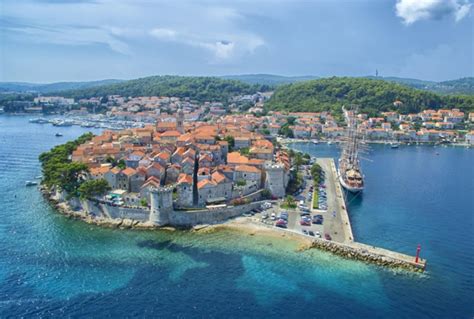 Here you'll find all of the information, content and tools you need to plan your holidays in croatia. Croatie : un pays d'Histoire baigné de lumière