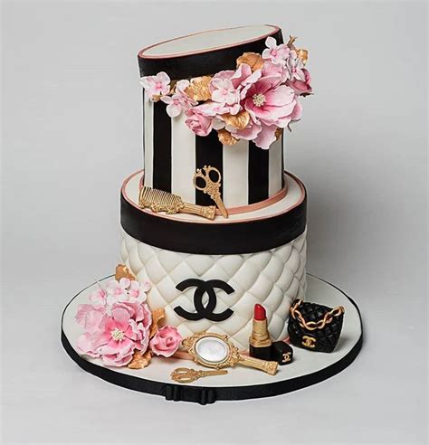 Old Classic Photography στο Instagram I Made This Chanel Themed Cake