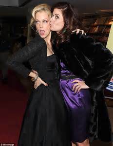 Smash Star Debra Messing Kisses Night Away With Ali Wentworth Daily