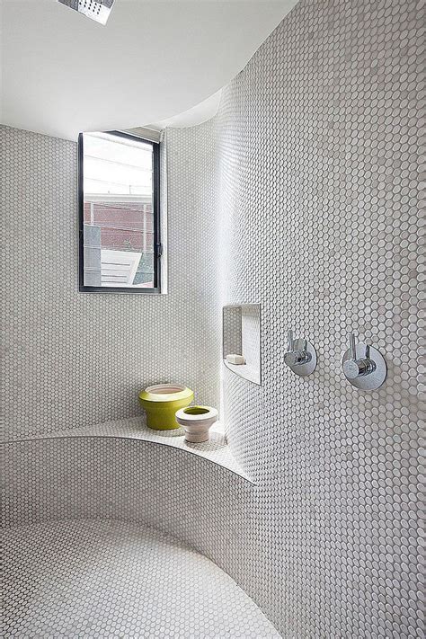 30 Ideas Of Using Round Mosaic Bathroom Tiles