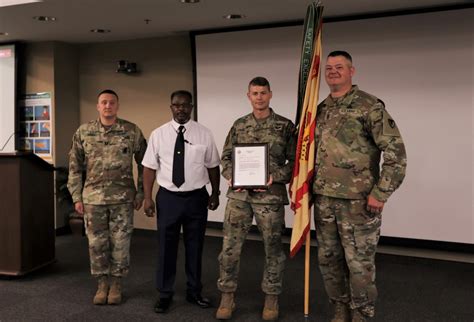 Fort Knox Garrison Receives 5 Year Safety Streamer Award Article