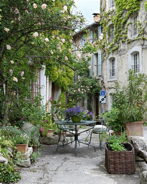 Saignon France French Courtyard Courtyard Design Courtyard Garden