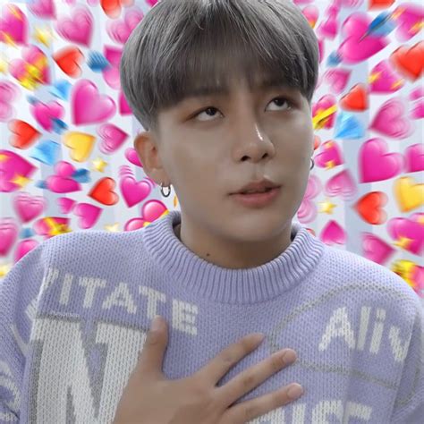 Pin By Grace On 에이티즈 Ateez Cute Love Memes Funny Kpop Memes Kpop