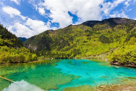The 15 Most Crystal Clear Lakes In The World 2022