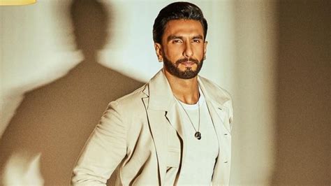 Ranveer Singh Nude Photoshoot Row Actor Grilled For More Than Two Hours By Mumbai Police India Tv