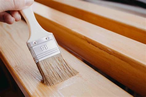 4 Langkah Cara Plitur Kayu Supaya Mengkilap | QHOMEMART