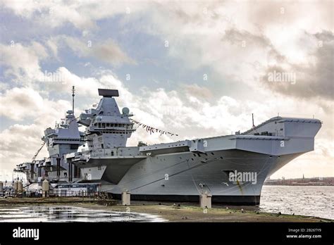 The Royal Navys Latest Aircraft Carrier Hms Prince Of Wales Berthed At
