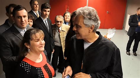 One day, two unsuccessful rock musicians, ede and zaki, come across a competition. Andrea Bocelli-t megajándékozta a Magyar vak énekesnő ...