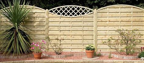 Unlike many other bamboo fencings, this bamboo fence is simplicity at its finest. 44 Easy And Cheap Backyard Privacy Fence Design Ideas - ROUNDECOR | Fence design, Backyard ...