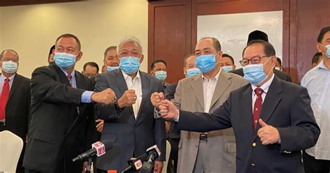 Merujuk kepada surat dikeluarkan pejabat ketua menteri bertarikh 22 april 2019, dengan jelas menyatakan 'tidak ada rundingan' oleh perdana menteri dengan ketua menteri sarawak. Apa Sebenarnya Yang Berlaku Di Sebalik Perlantikan Hajiji ...