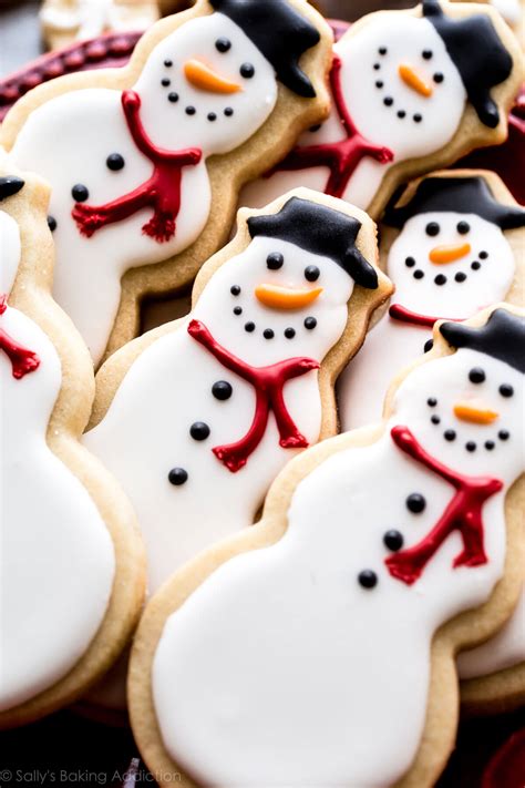 When it comes time to decorate your 3d cookie christmas tree recipe, pipe on your icing using a round nozzle point. Snowman Sugar Cookies | Sally's Baking Addiction