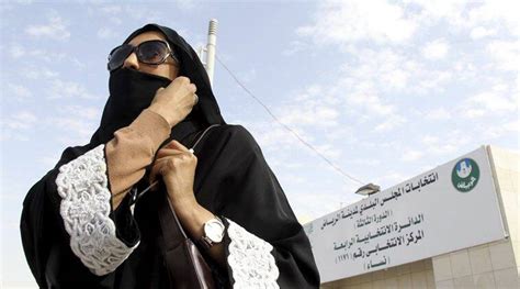 saudi woman seeking asylum in australia back to saudi arabia fears for her life world news