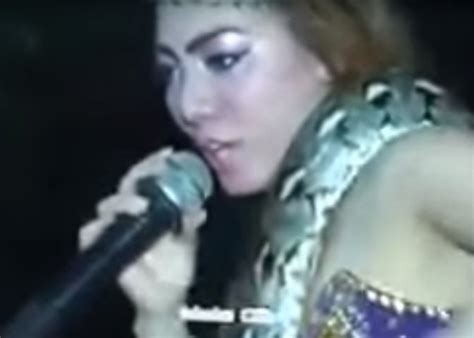 Pop Singer Dies On Stage After Being Bitten By Cobra