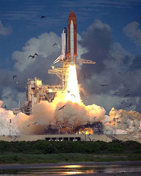 Space Shuttle Launch Spaceshuttle Nasa Space Travel Space Shuttle