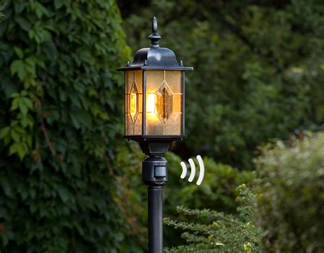 Gartenbeleuchtung & Gartenlampen mit Solar, LED und Bewegungsmelder ...
