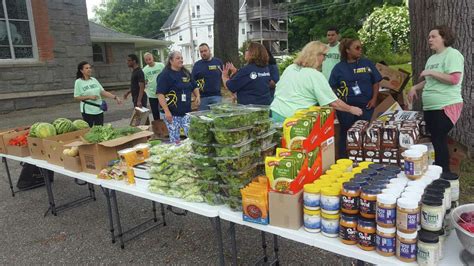 Valley United Ways Outdoor Food Pantry A Success