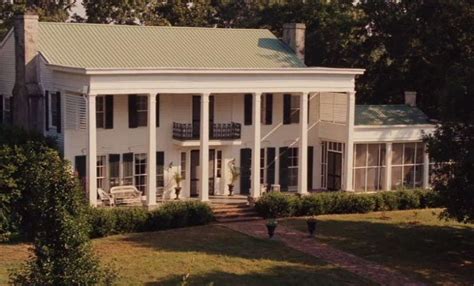Most Beautiful Movie Homes Memorable Homes From Famous Movies