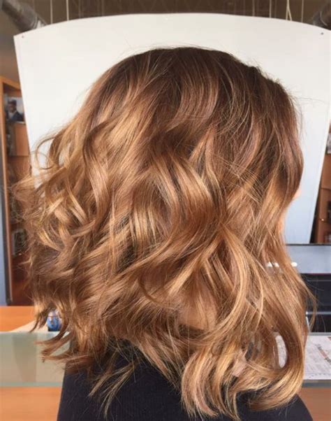 Diversify your brown hair with beautiful caramel highlights in order to freshen up your look. 28 Soft And Girlish Caramel Hair Ideas - Styleoholic
