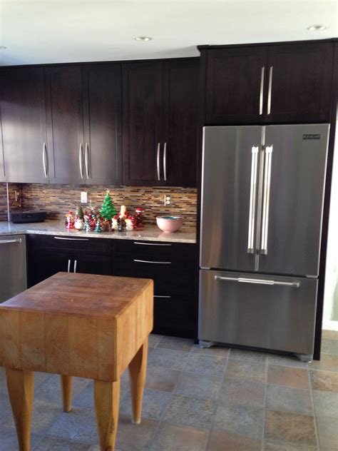 For those looking at other reddish hues, best online cabinets has the mahogany shaker, cherry espresso and traditional cherry arch which have a nod of cherry finish but without the cost or color variations often found in cherry wood kitchen cabinetry. Kitchen Cabinet Refacing Gallery | Espresso kitchen cabinets, Modern kitchen design, Kitchen