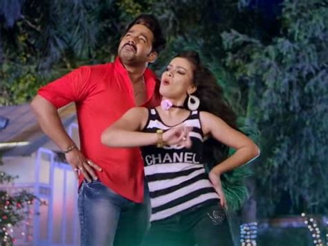 Pawan Singh And Nidhi Jha Romantic Song Going Viral On Internet Pawan Singh और लूलिया की दमदार