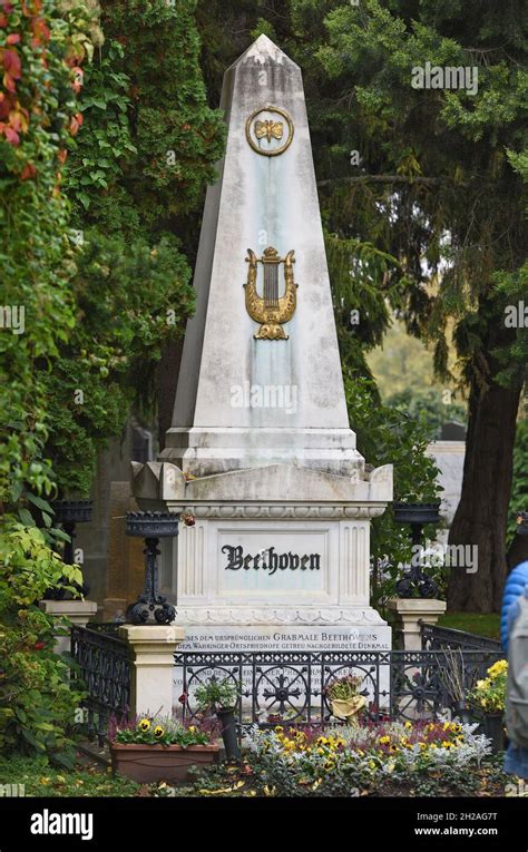 Ehrengrab Von Ludwig Van Beethoven Auf Dem Zentralfriedhof In Wien
